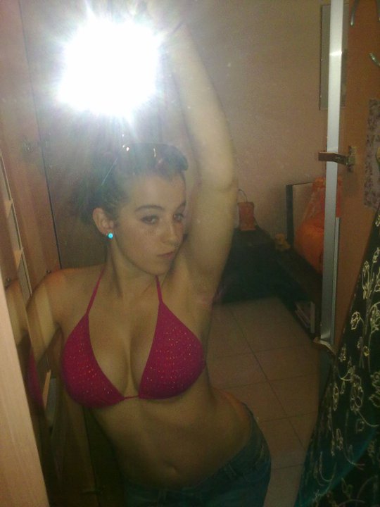 Bare Shoulders Rule 34 Image